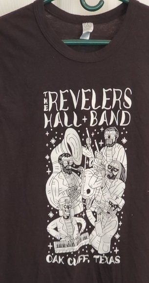 teeshirt Tops - The revelers hall and band tee wms L